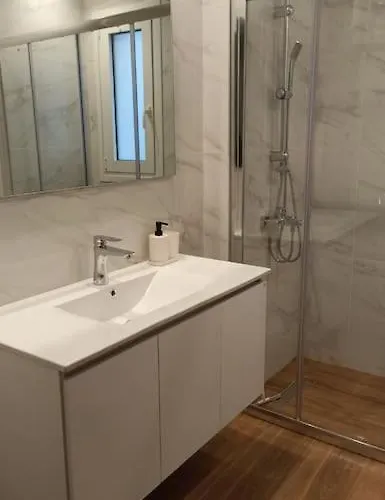 - άνεση στην καρδιά της πόλης ! *